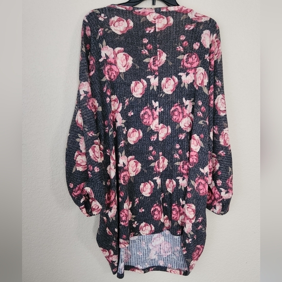 3x Floral Lularoe Top - Picture 4 of 5